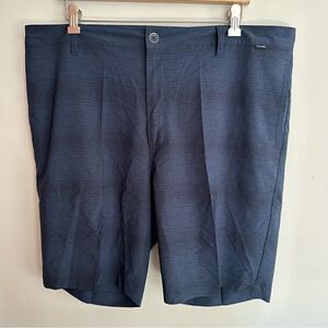 TRAVIS MATHEW Grey Blue Striped Polyester Blend size 38Mens Golf Athletic Shorts